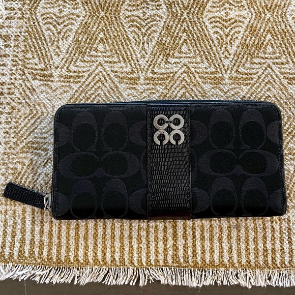 Coach Handbags - Coach Wallet
